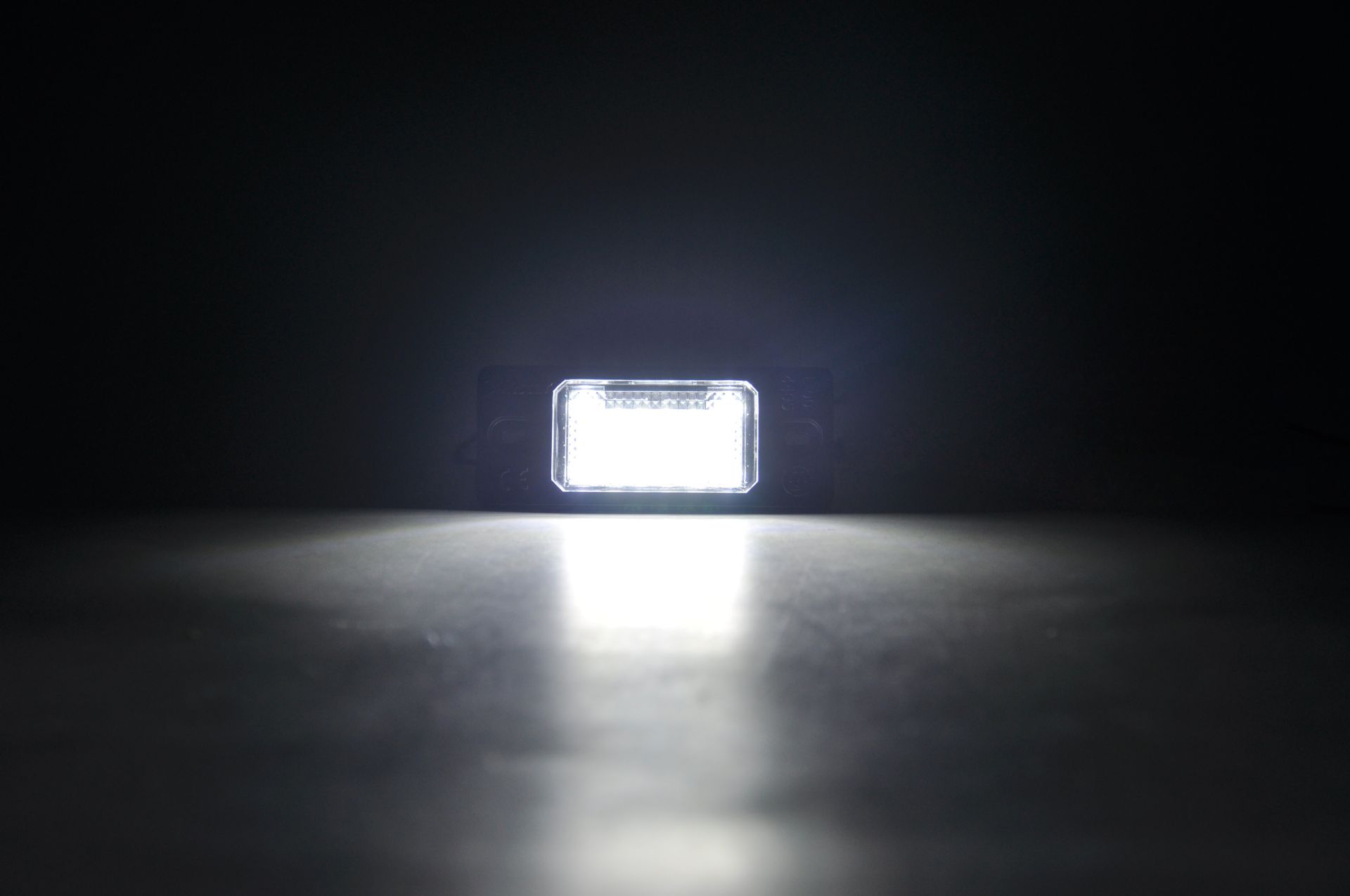 products/270/led svetlo za tablice audi tt.jpg - LED SIJALICE ZA OSVETLJENJE TABLICE - AUDI 030608 - Xenon Svetla Beograd